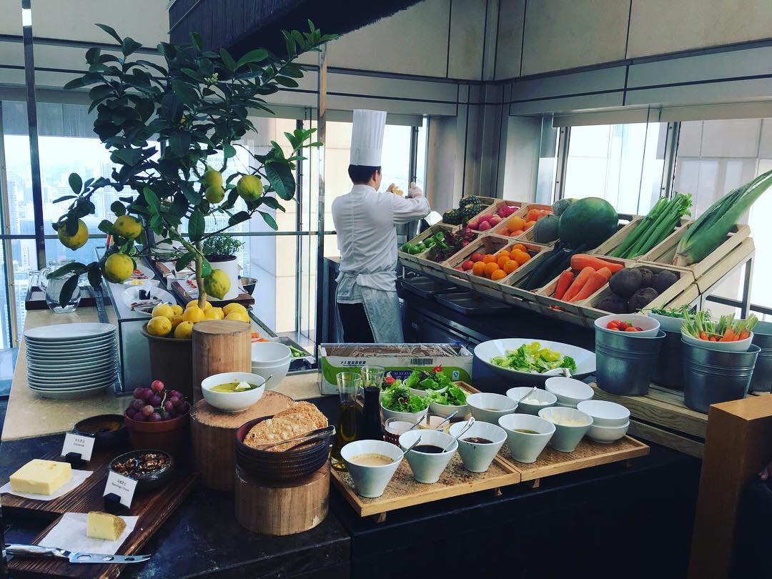 Fabulous Fridays Fresh Fruit & Veggie Juice Bars At The Hotel