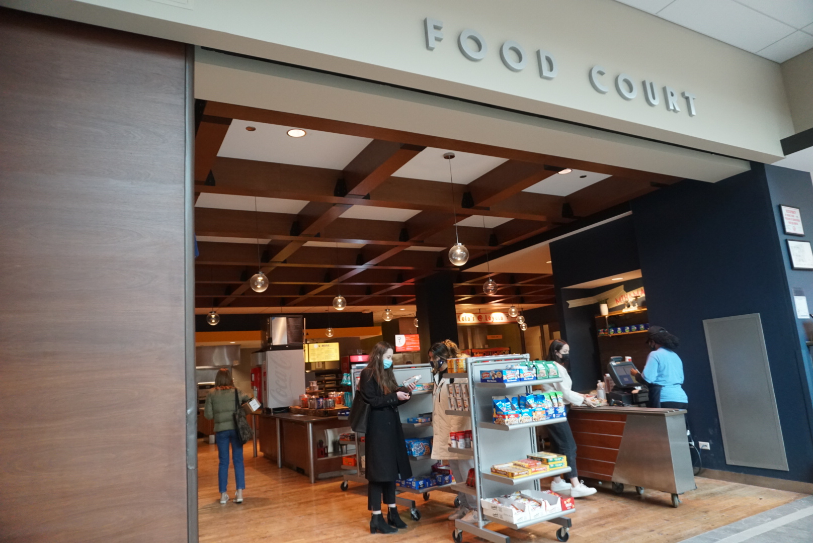 Loyola Introduces Three New Restaurants To Campus The Loyola Phoenix