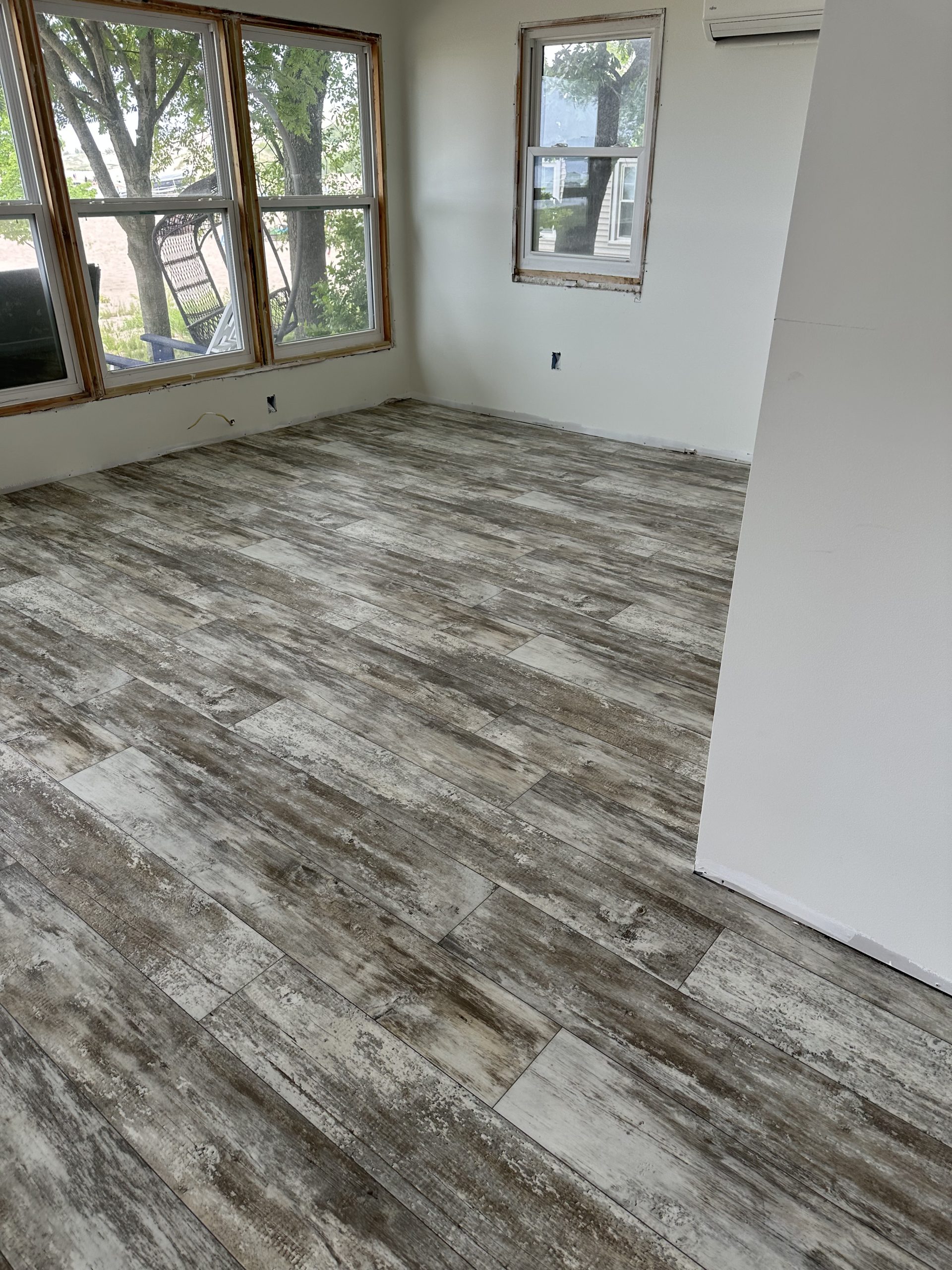 Gallery Lozano Flooring LLC