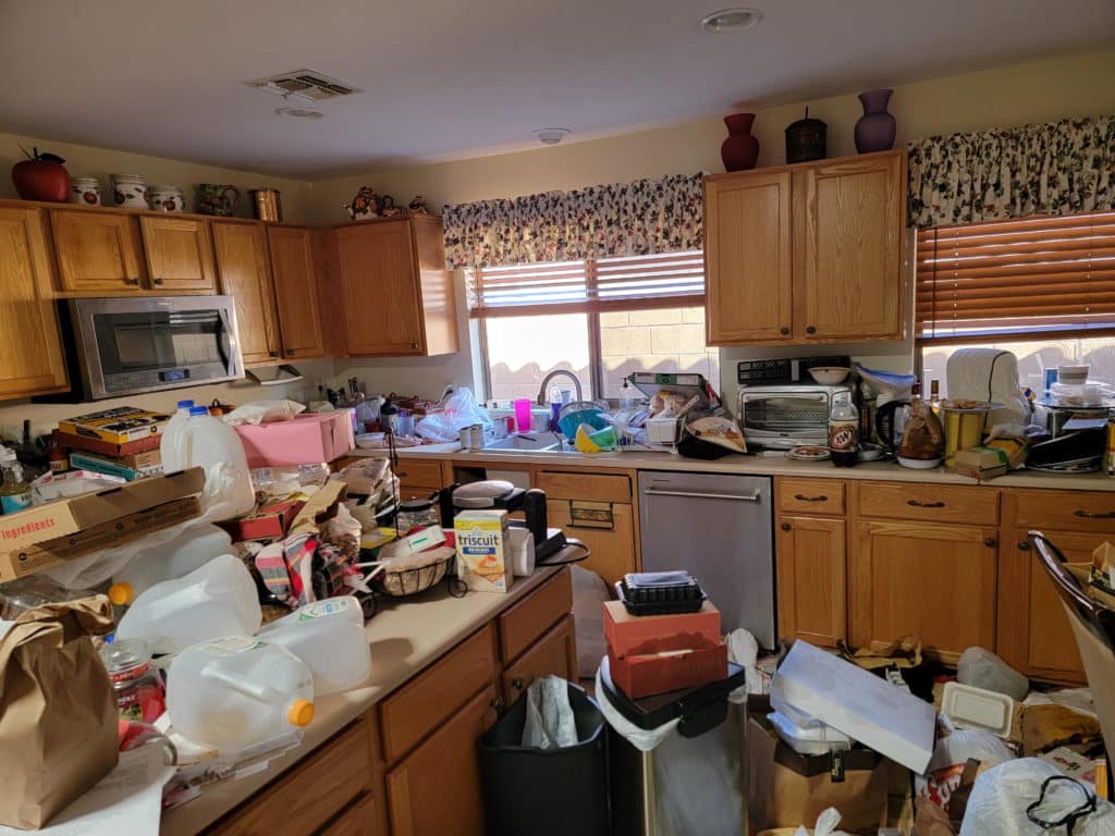 Tips on Decluttering And Downsizing Your Home In Phoenix LRT Offers