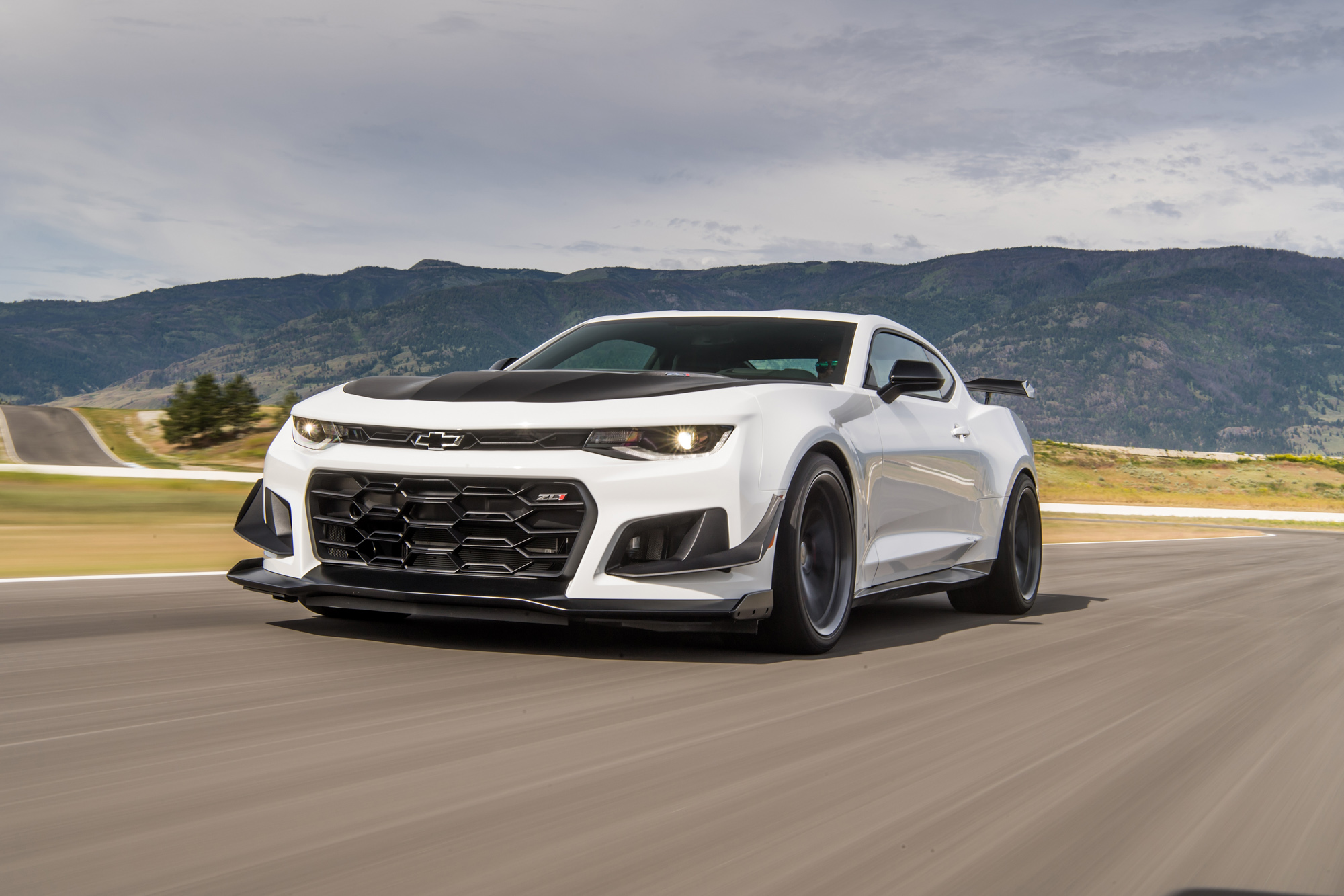 First Drive The 2018 Camaro ZL1 1LE is a Masterclass of Engineering