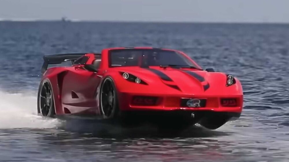 Jet Car Is a C7 Corvette Boat You Can Rent in Miami