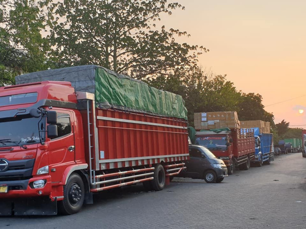 JASA PENGIRIMAN BARANG JEMBER BANJARMASIN