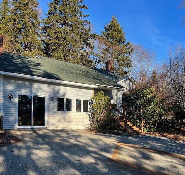 5 Cedar Hill Road, Tremont L.S. Robinson Real Estate & Vacation Rentals