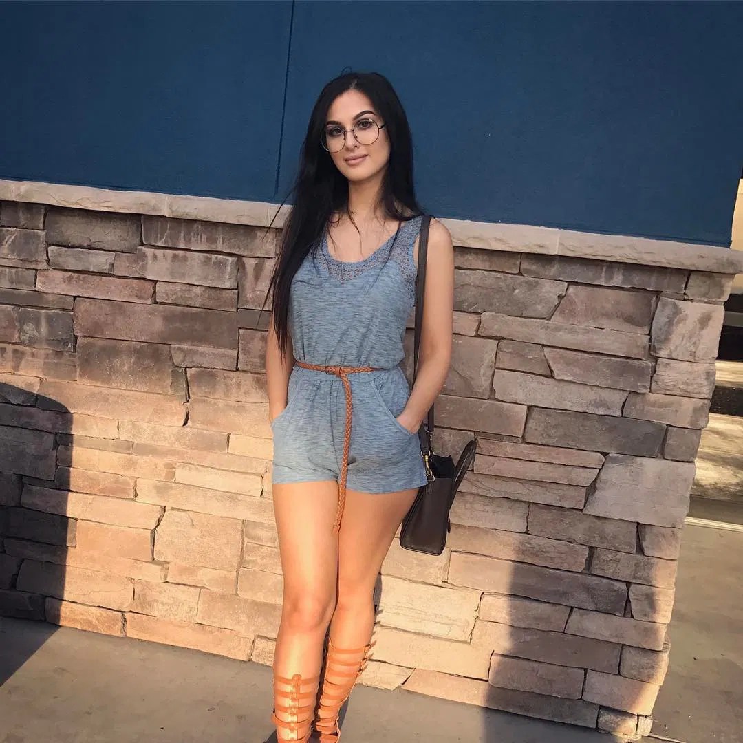 Sssniperwolf  Value 2023 Age, Top, Weight, Boyfriend, Dating, Kids