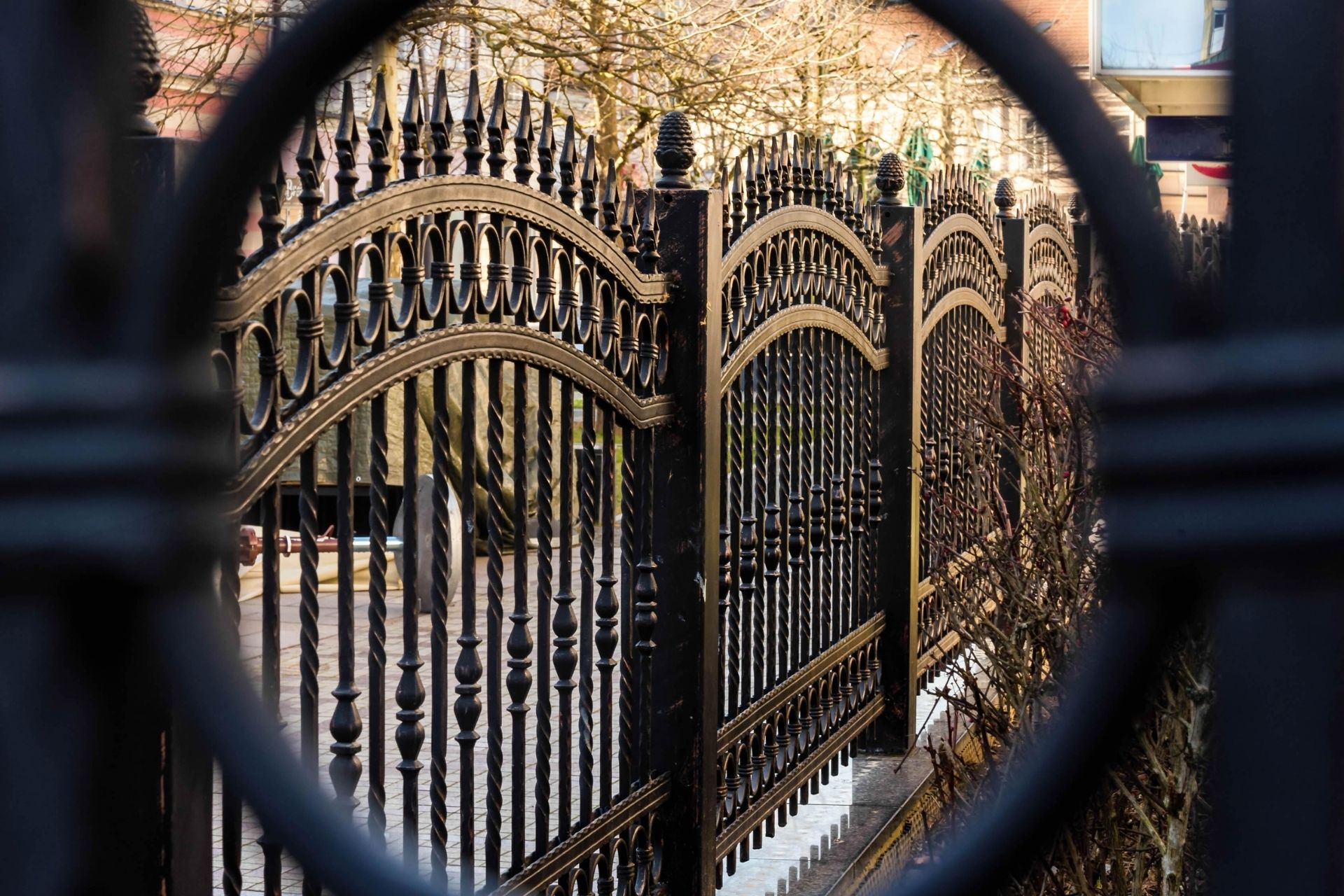 Advantages of Wrought Iron Fence Legend to Kings Fence Inc.