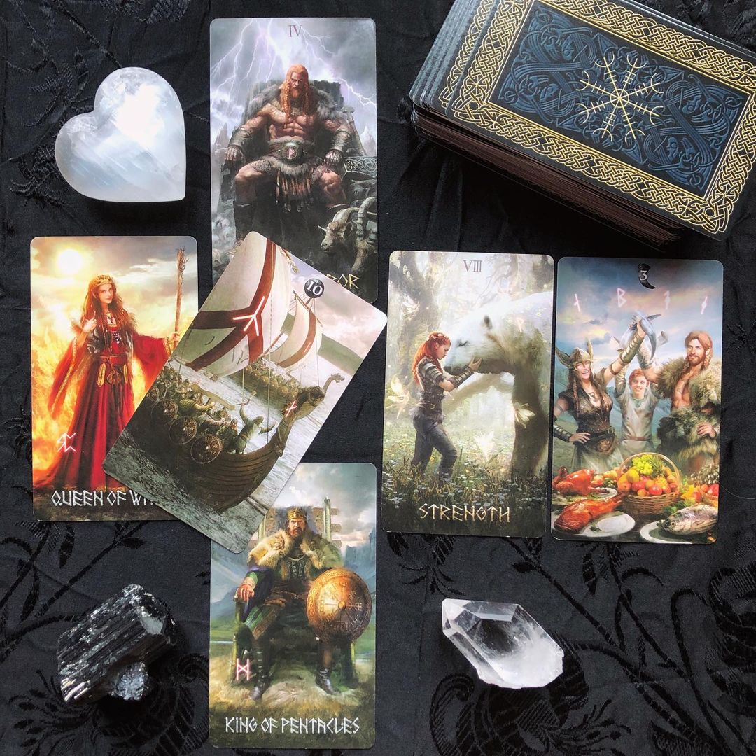 Runic Tarot Kit LT Tarot