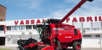 Tras acuerdo salarial, la fábrica de cosechadoras Vassalli retomó la producción en Firmat