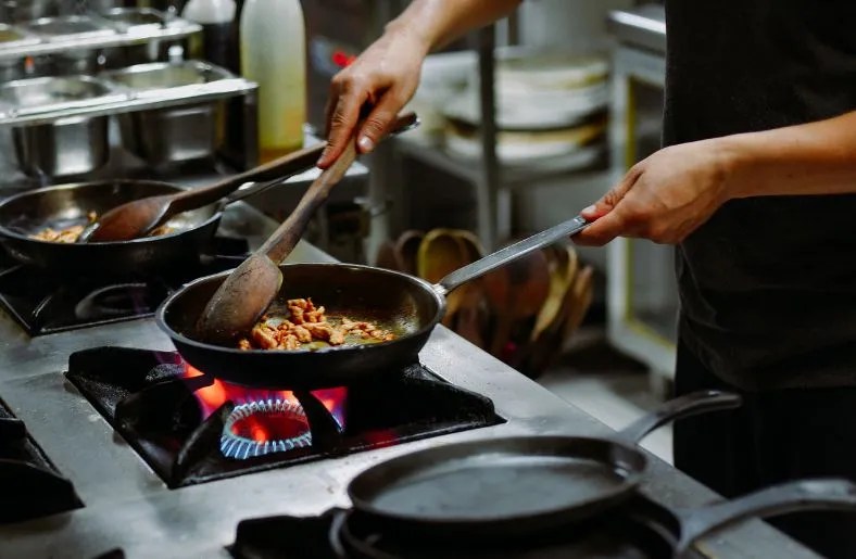 Expert Guide How to Clean a Rusty Cast Iron Skillet and Restore its
