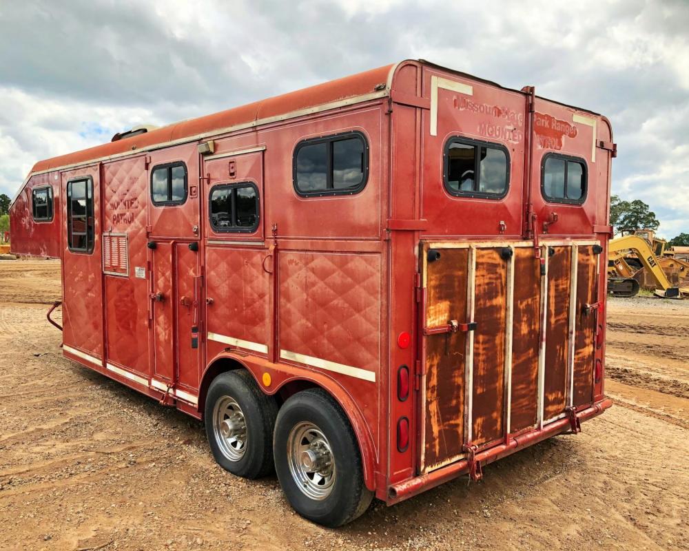 CIRCLE HORSE TRAILER Lucas Machinery