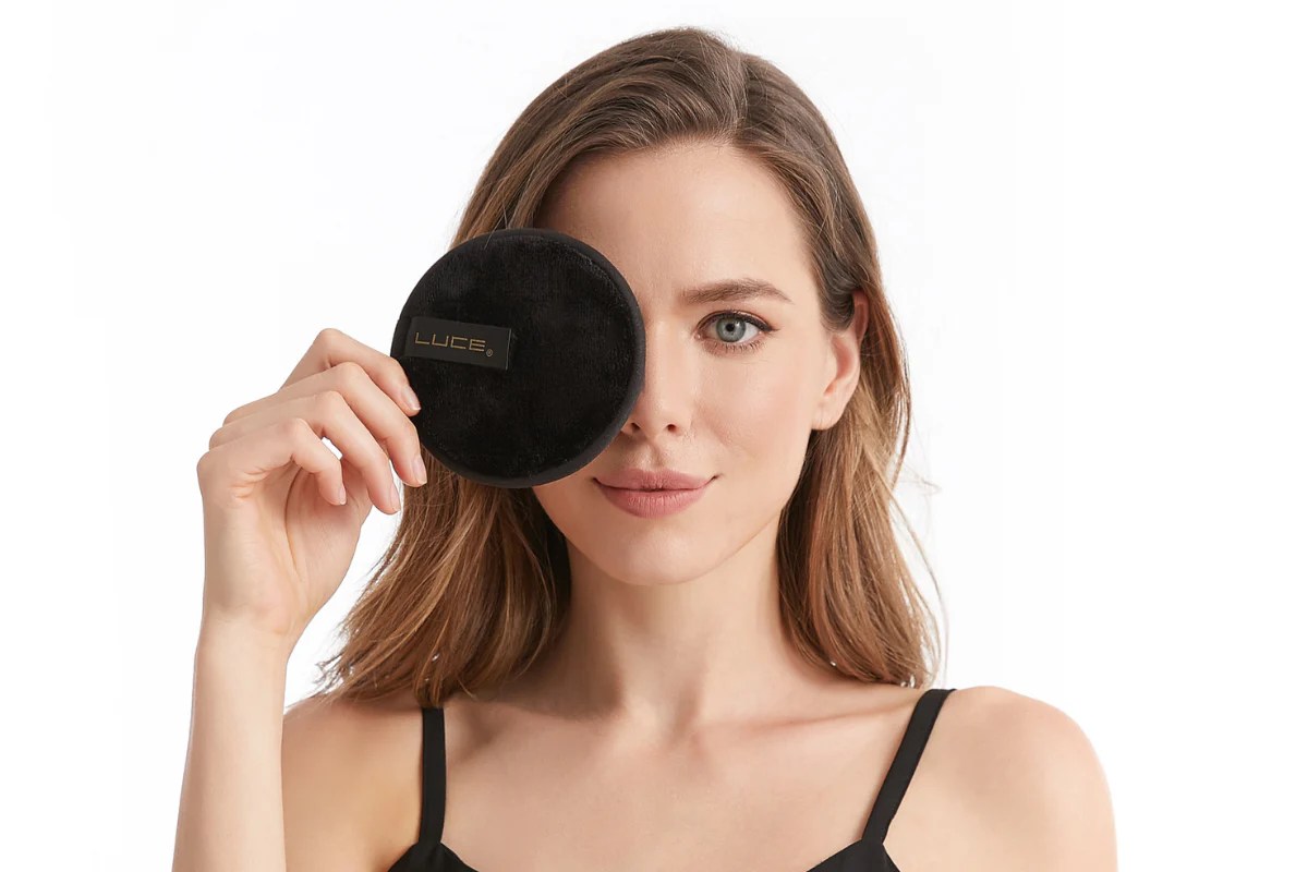 Why Makeup Remover Wipes are a Enemy for the Environment?