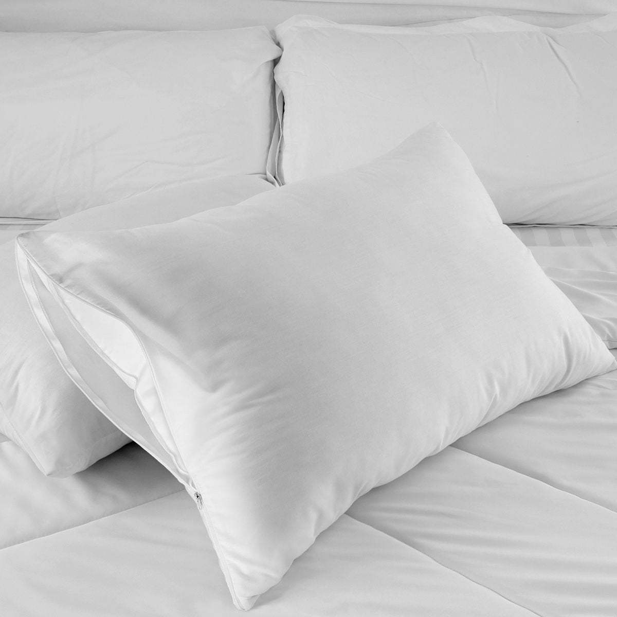 King Pillow Protector, Waterproof, 20" x 36", 12/Case Lucerna