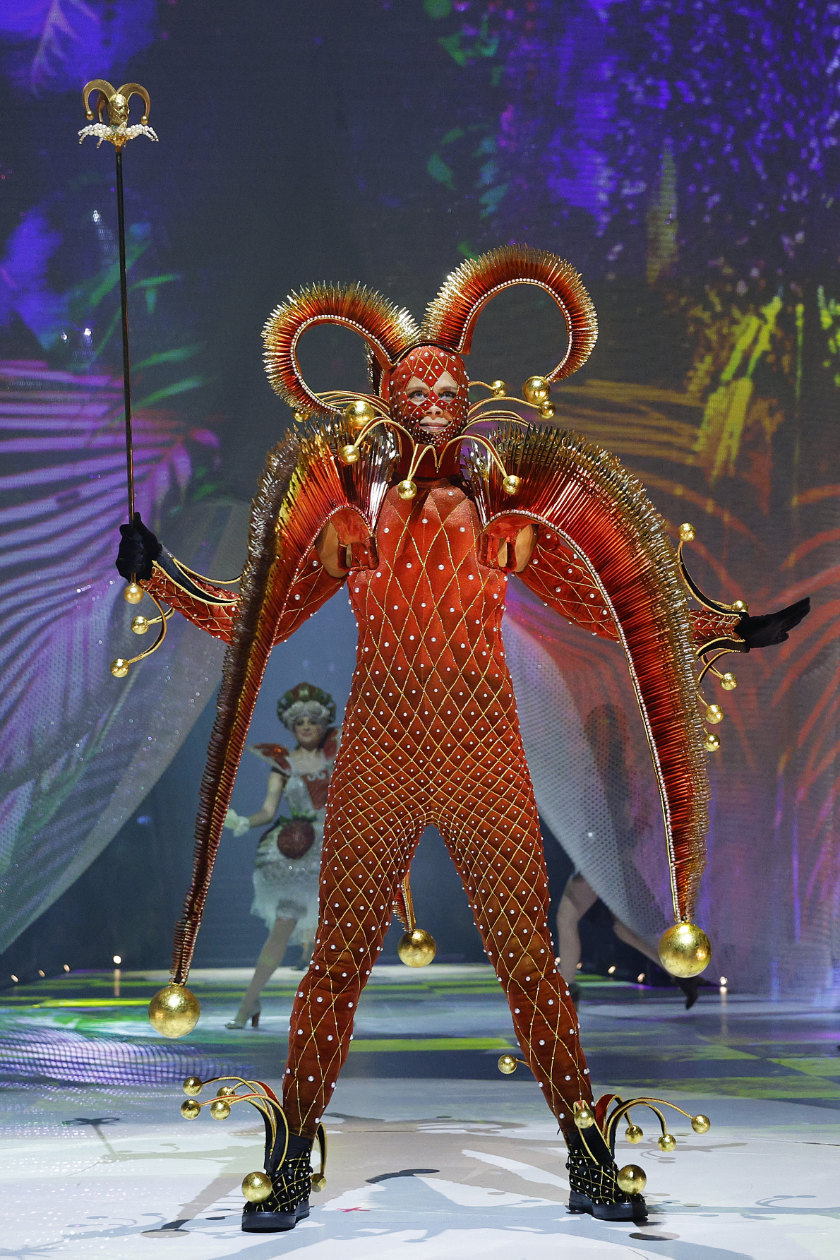 Jacinda Ardern makes surprise appearance at World of Wearable Art