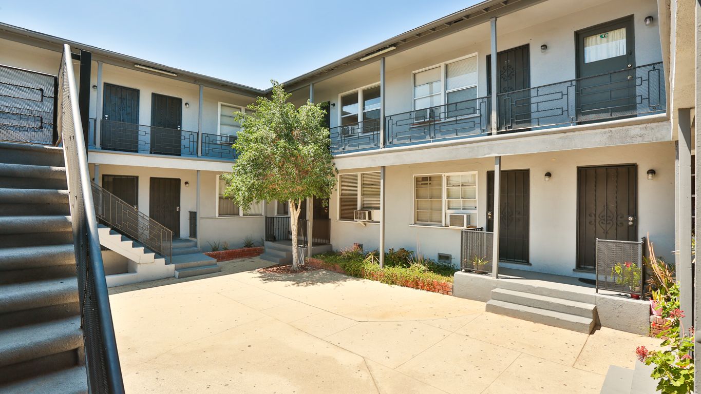 2715 2723 San Marino St. Lucrum