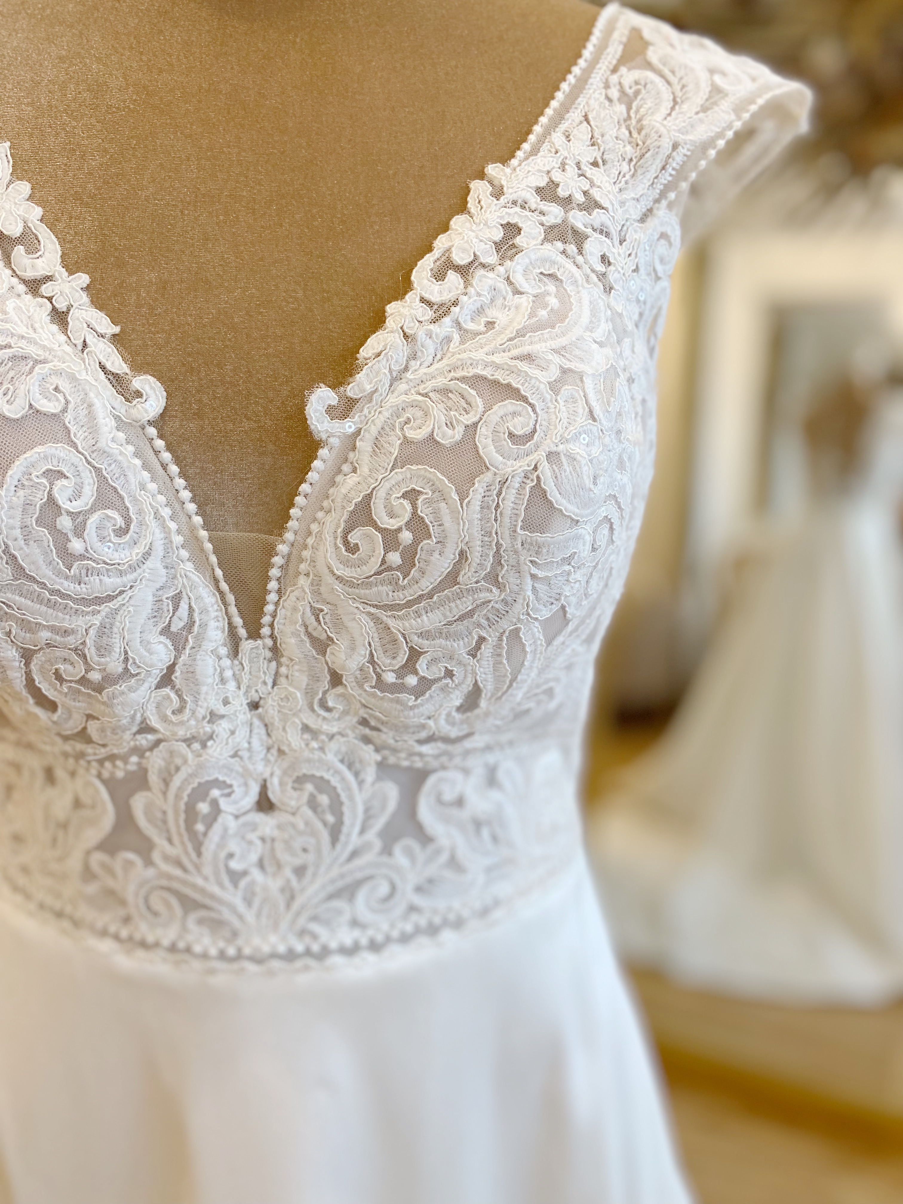 Mori Lee 5867 Size 12 wedding dress for sale Lucy Hart Bridal Leighton