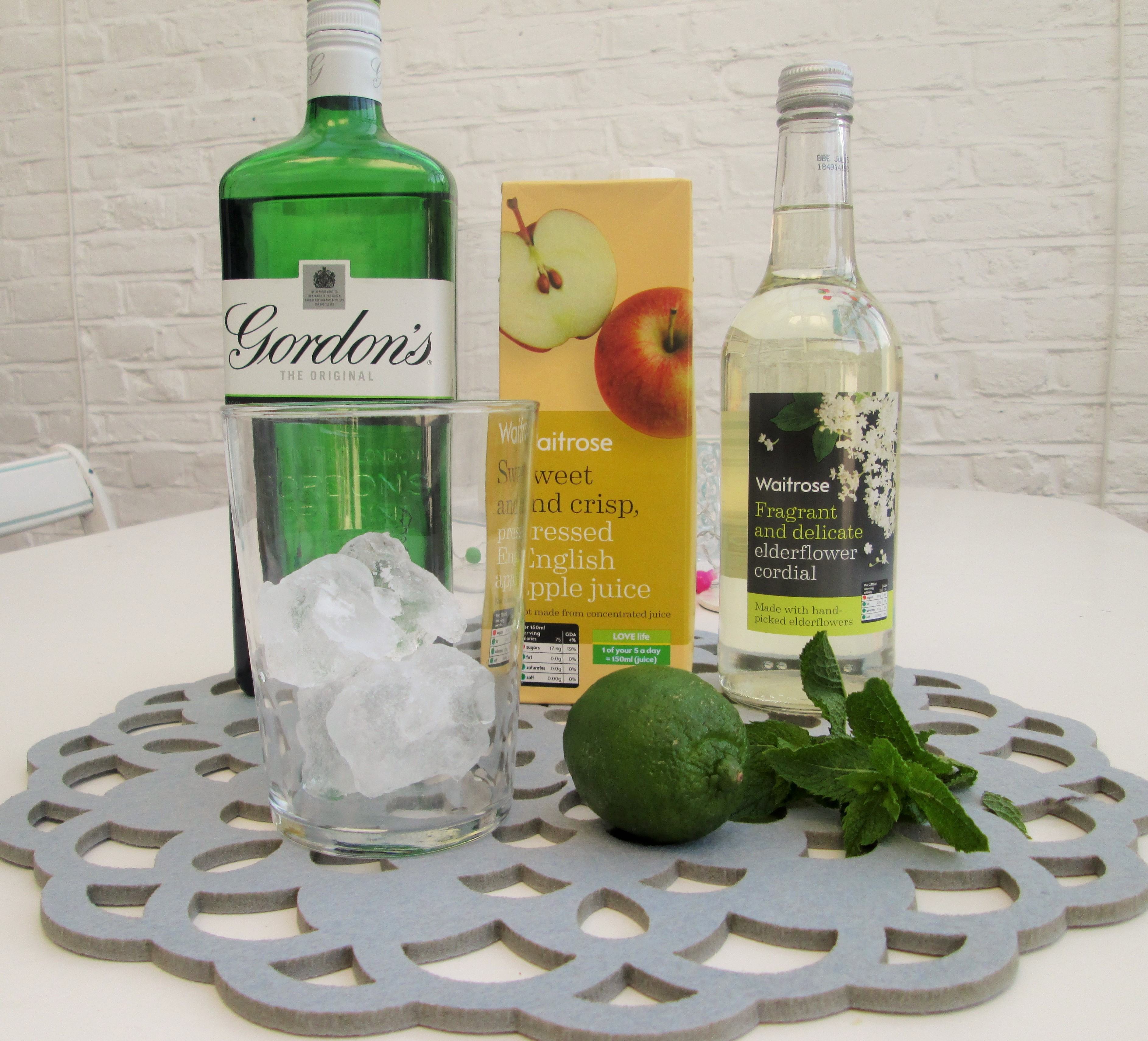Apple, gin, elderflower and mint Friday Cocktail
