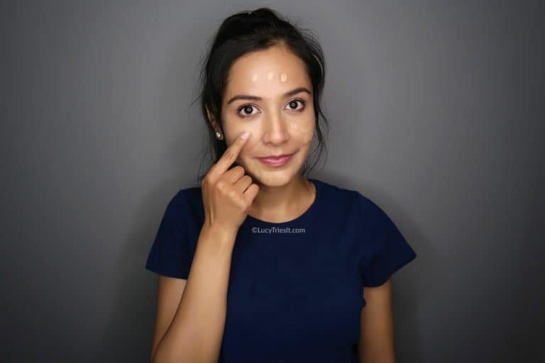 How To Use A Makeup Blending Sponge To Apply Foundation