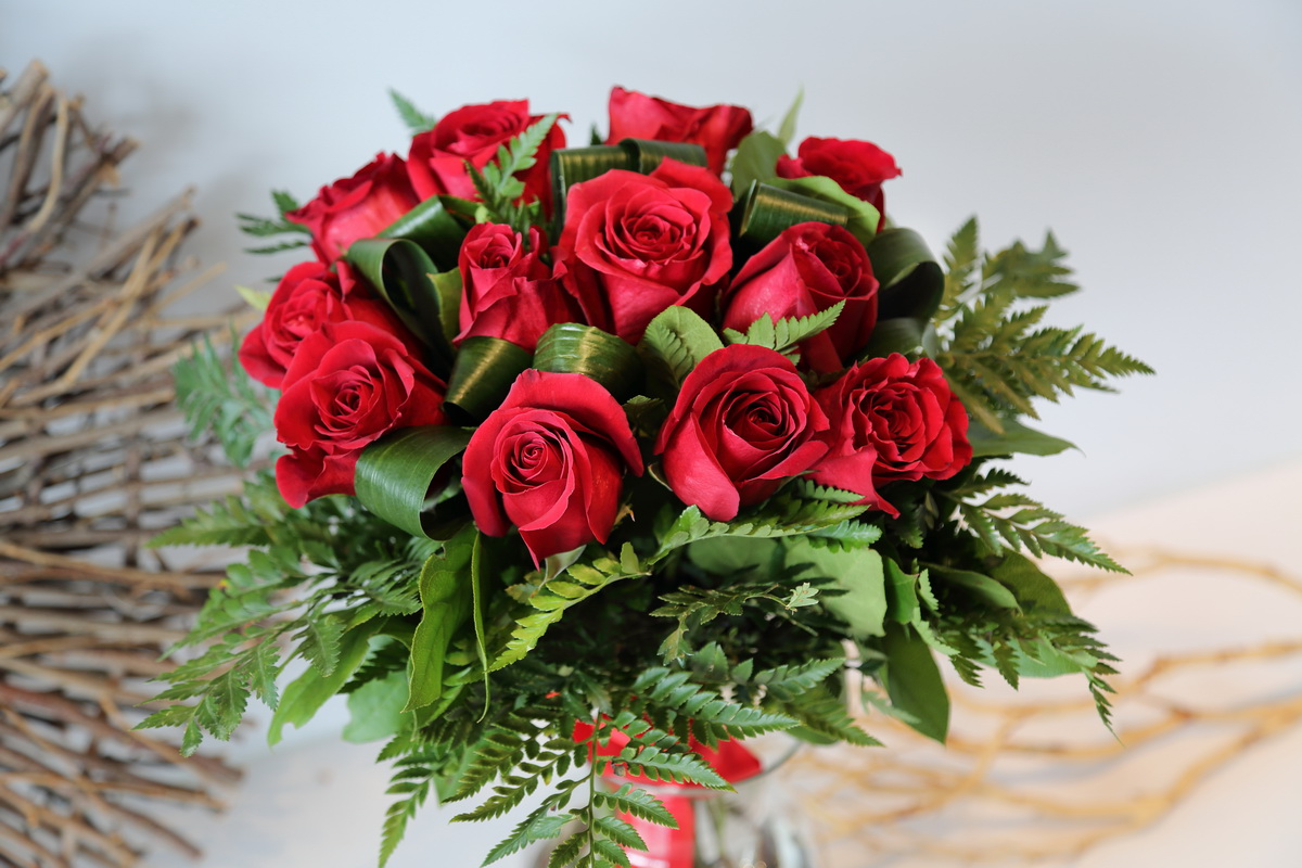 A Dozen Roses Luda Flower Salon