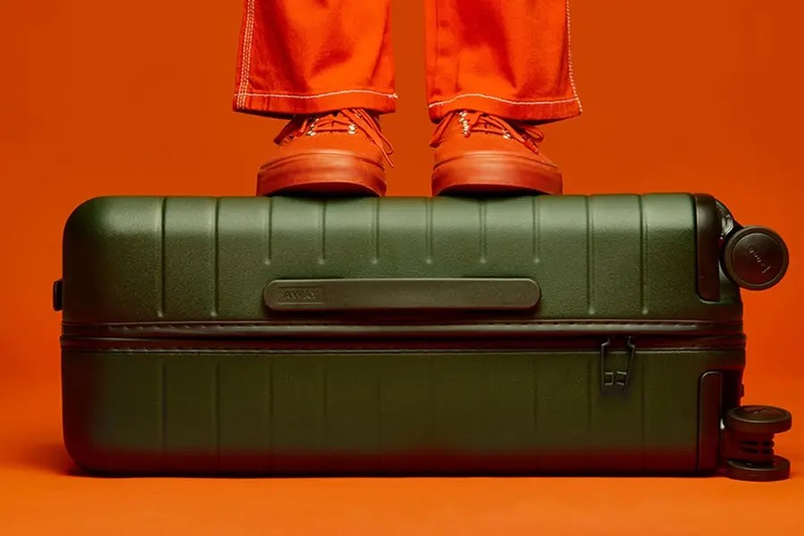 Polycarbonate vs Aluminum Luggage 2024 Guide LL