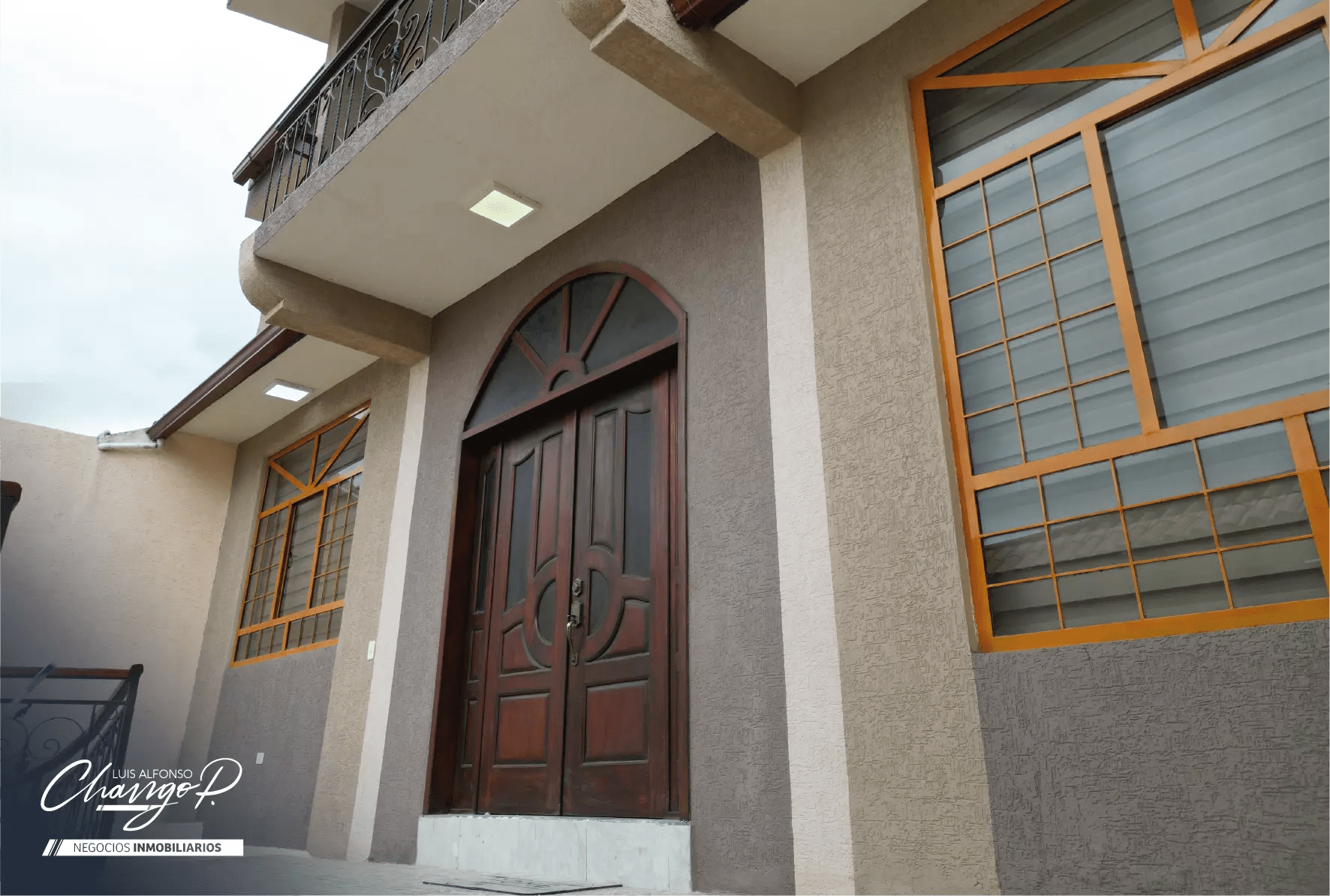 CASA ELEGANTE AMBATO Luis Alfonso Chango Pacha