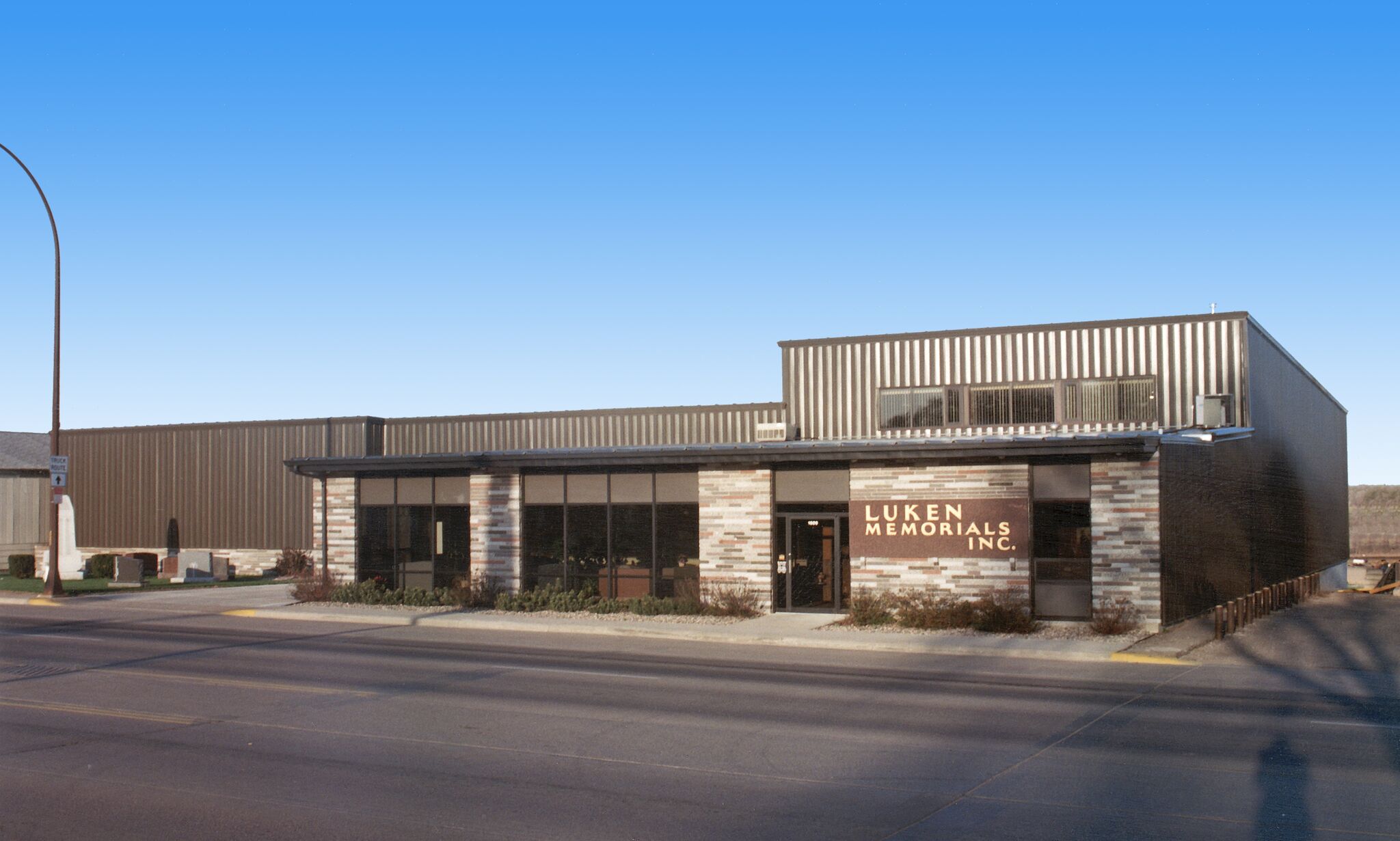 Yankton, SD Carving Center Luken Memorials