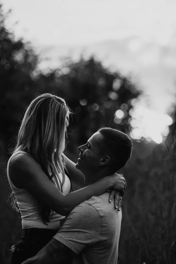 Minneapolis Summer Engagement photography at Silverwood Park