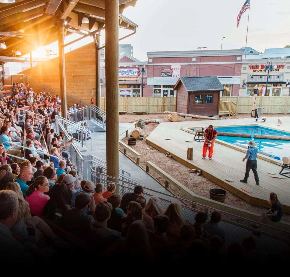 Show in Pigeon Paula Deen's Lumberjack Feud