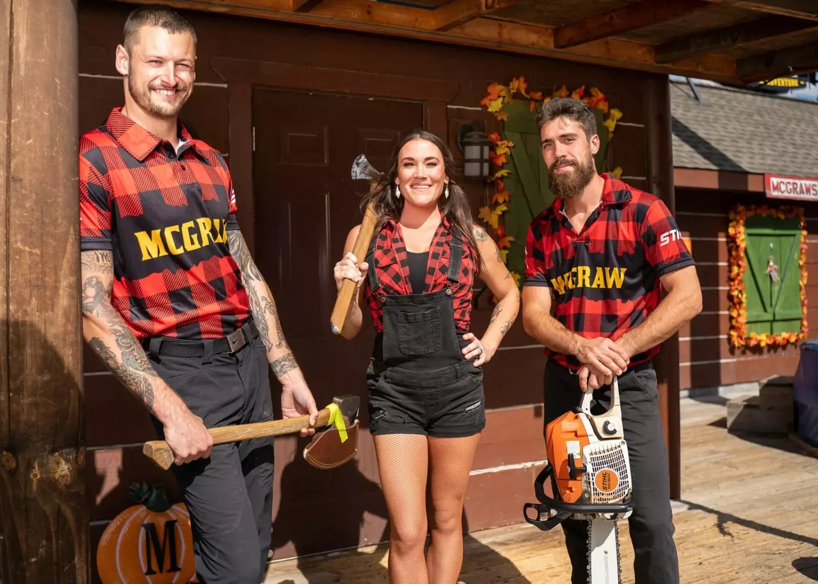 Pigeon Shows Paula Deen's Lumberjack Feud