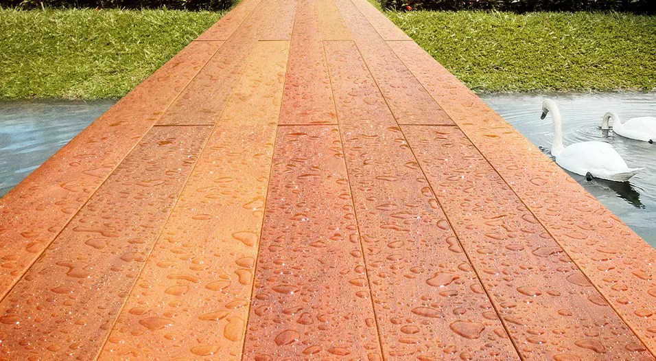 Ipe wood is the choice that stands strong and impressive all year round