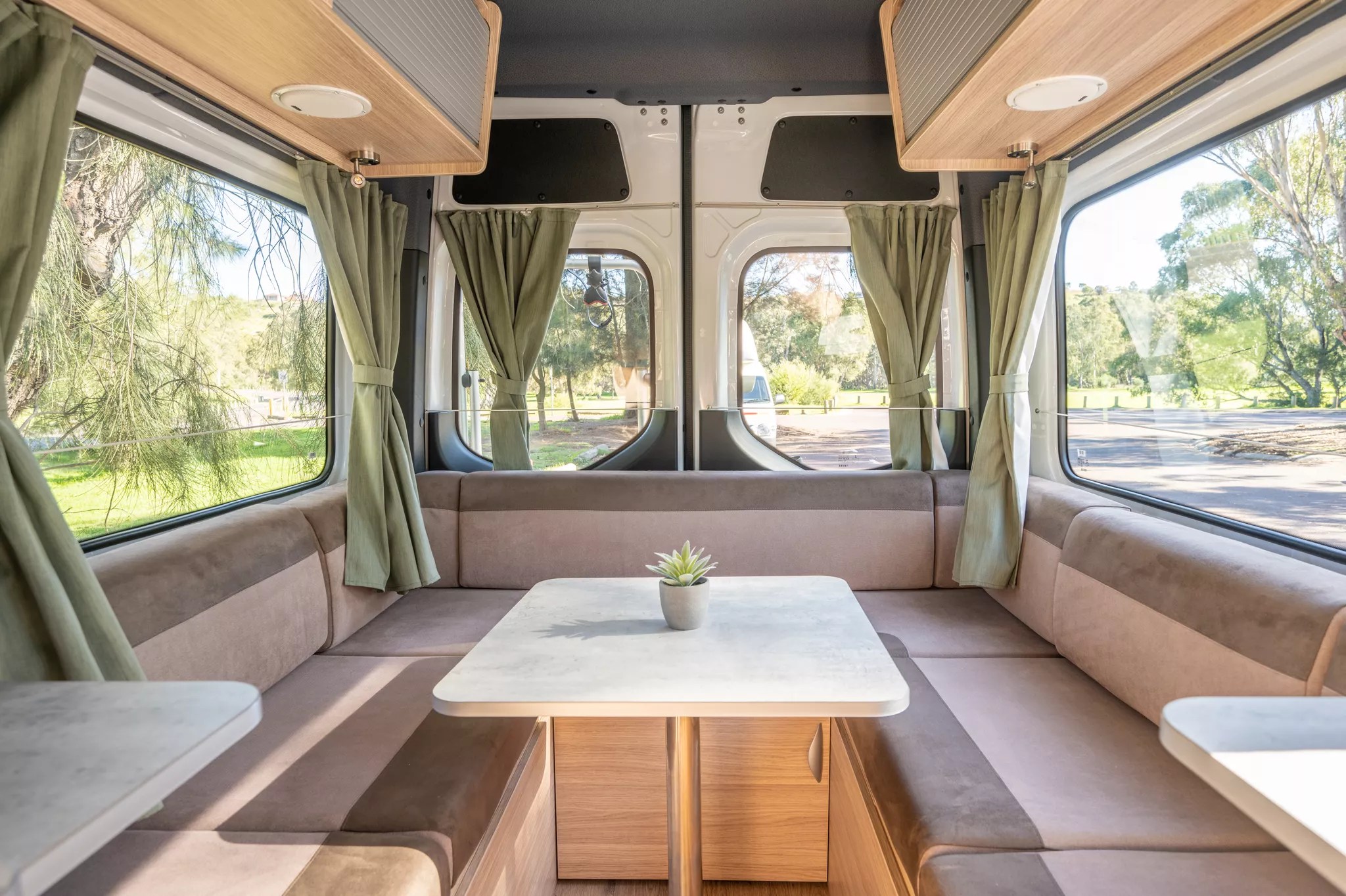 Private Motorhome Rental Melbourne, VIC Luna Rentals
