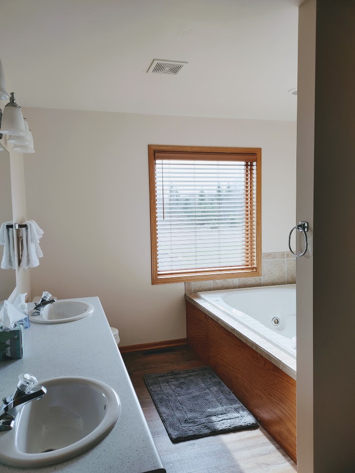 Meadow Ridge Condo 27 Lundquist Realty & Vacation Rentals of Door