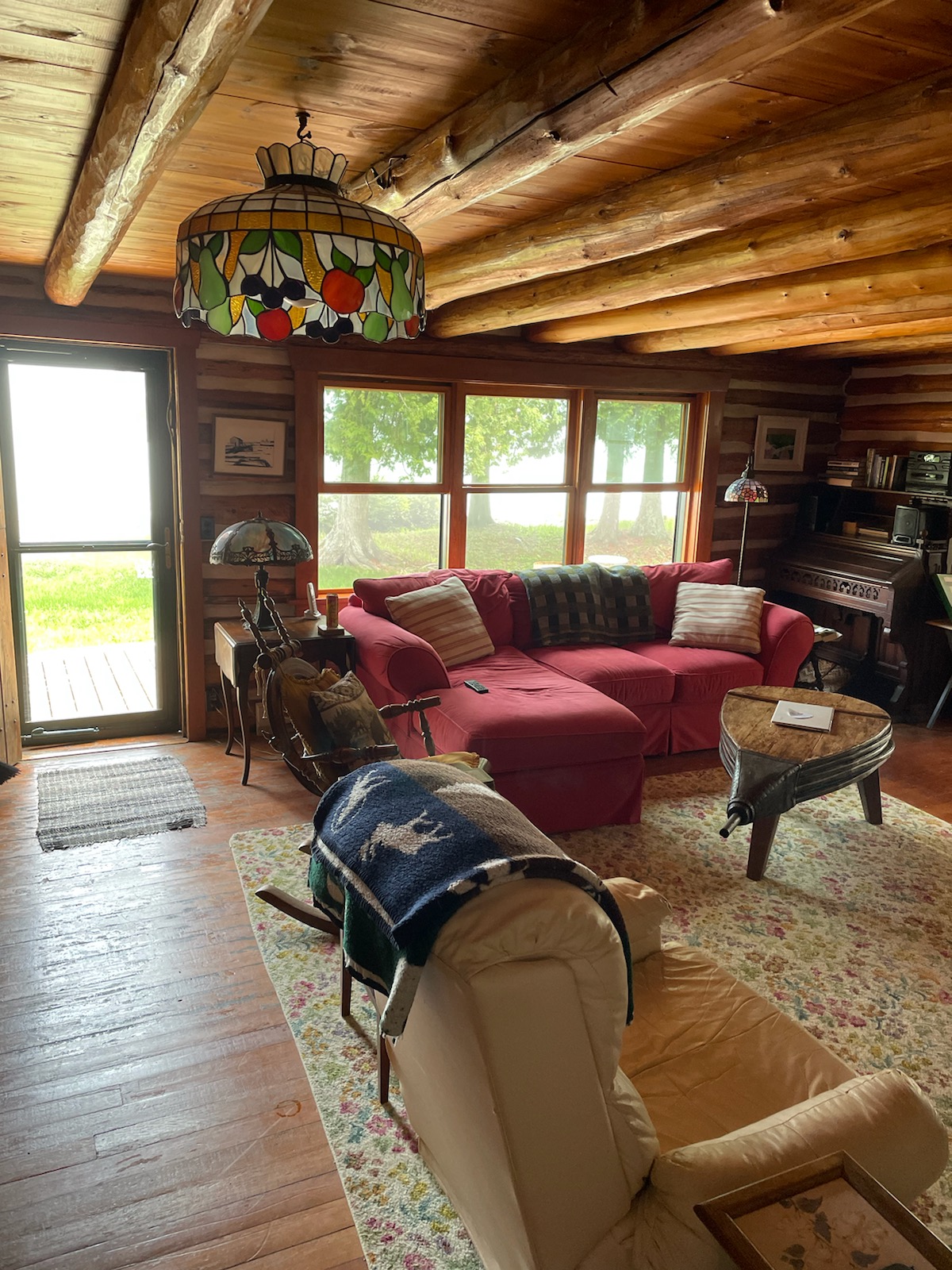 Door County Vacation Rental charm, Sister Bay, Wisconsin. Beach waterfront. Comfortable and