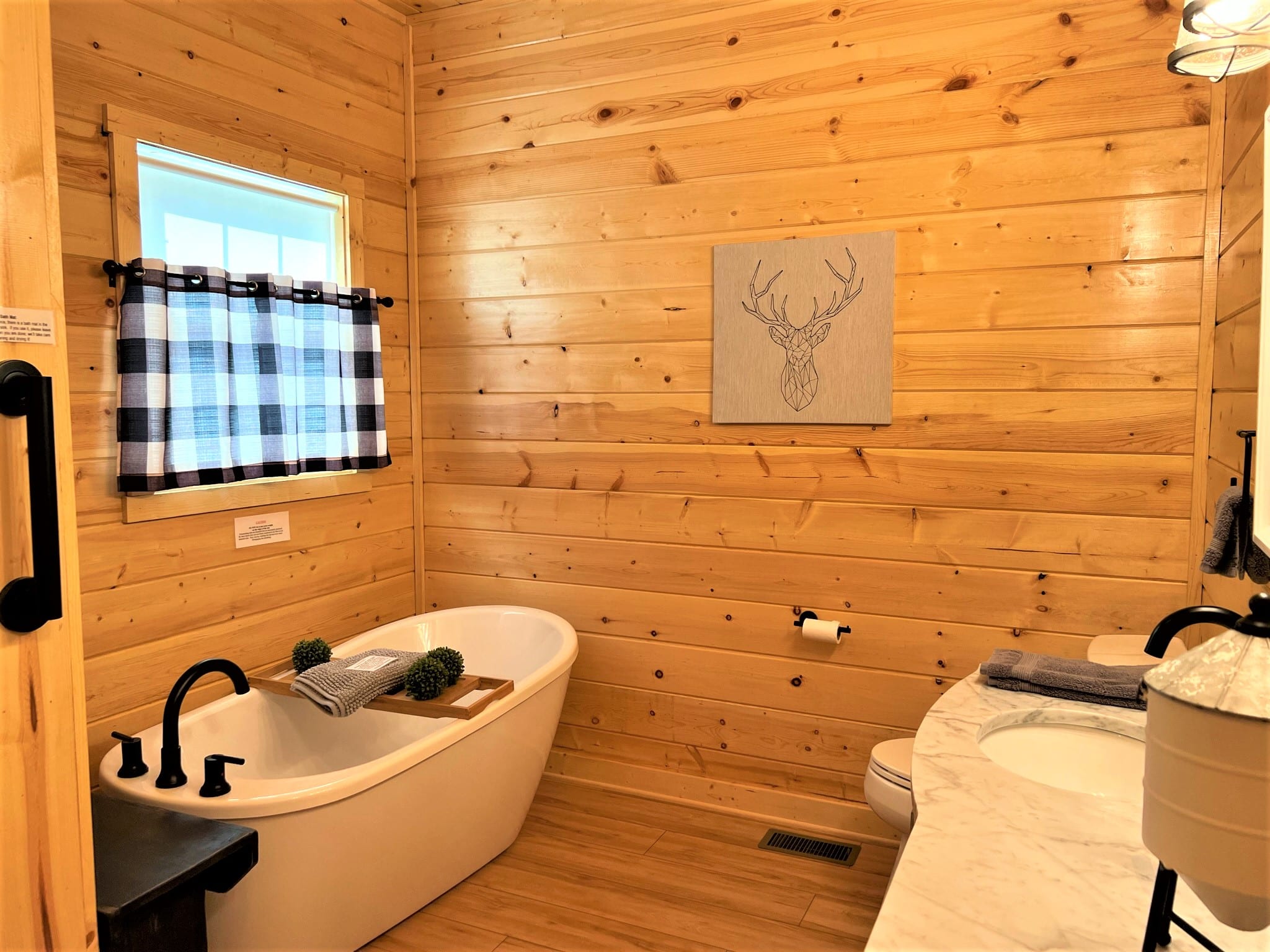 The Black Walnut Cottage Luray Mountain Cabins near Shenandoah