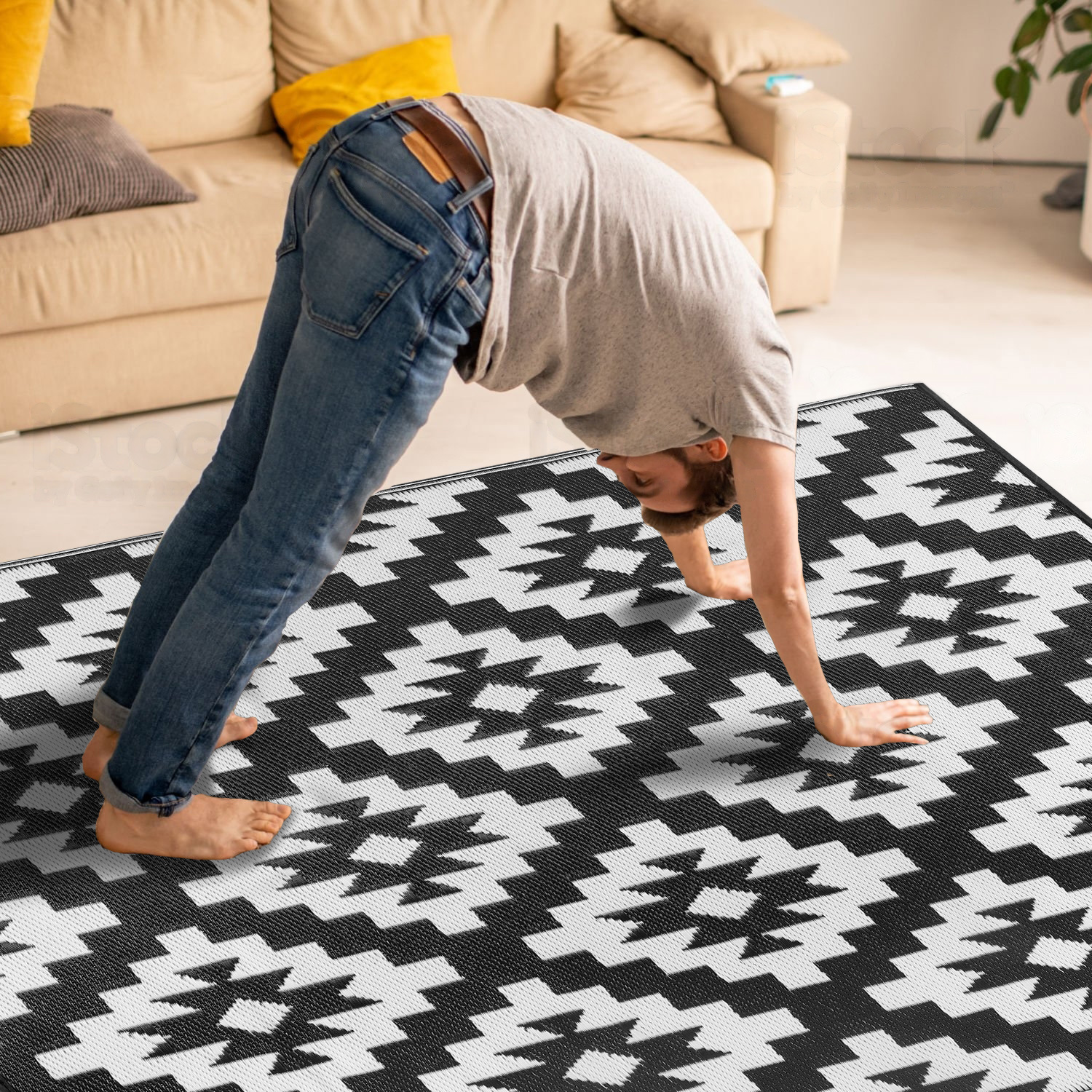 Inaya Black & White Outdoor Rug For Patio, Picnic, Rv & Camping