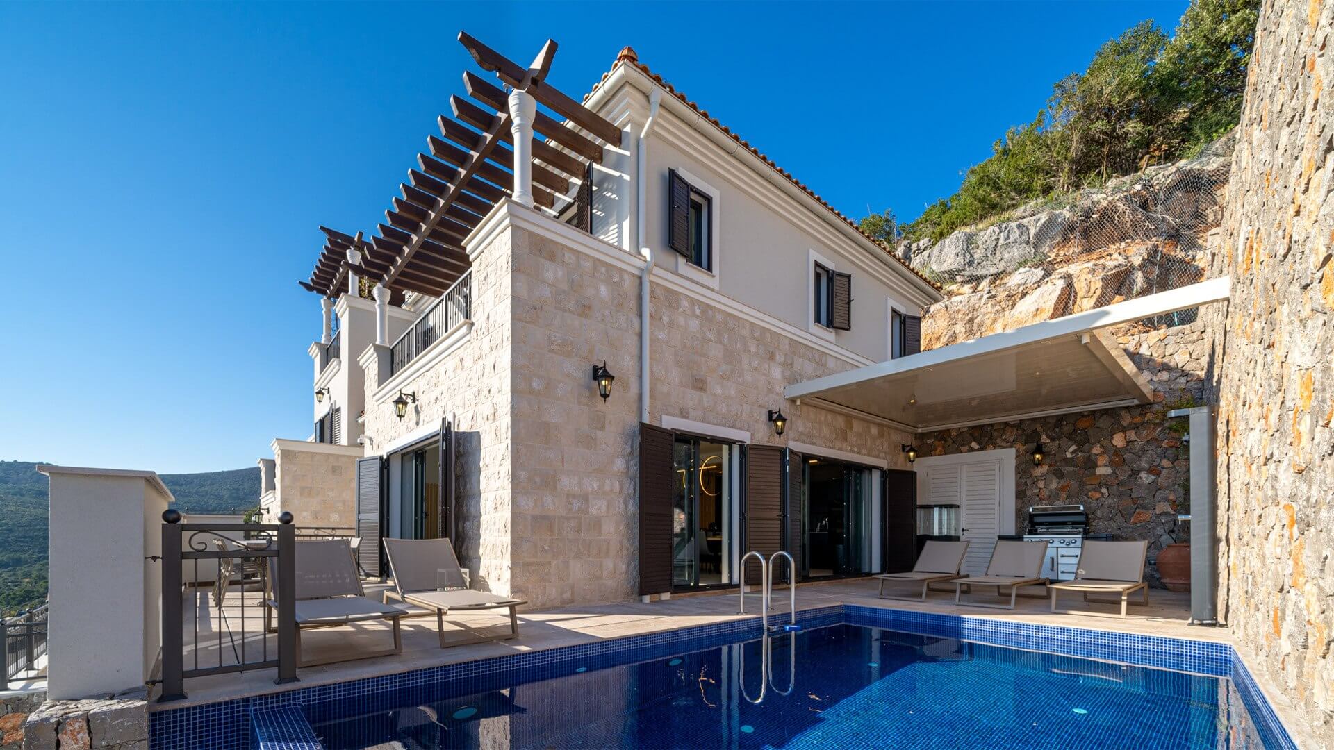 Real Estate Montenegro Luštica Bay Apartments for Sale