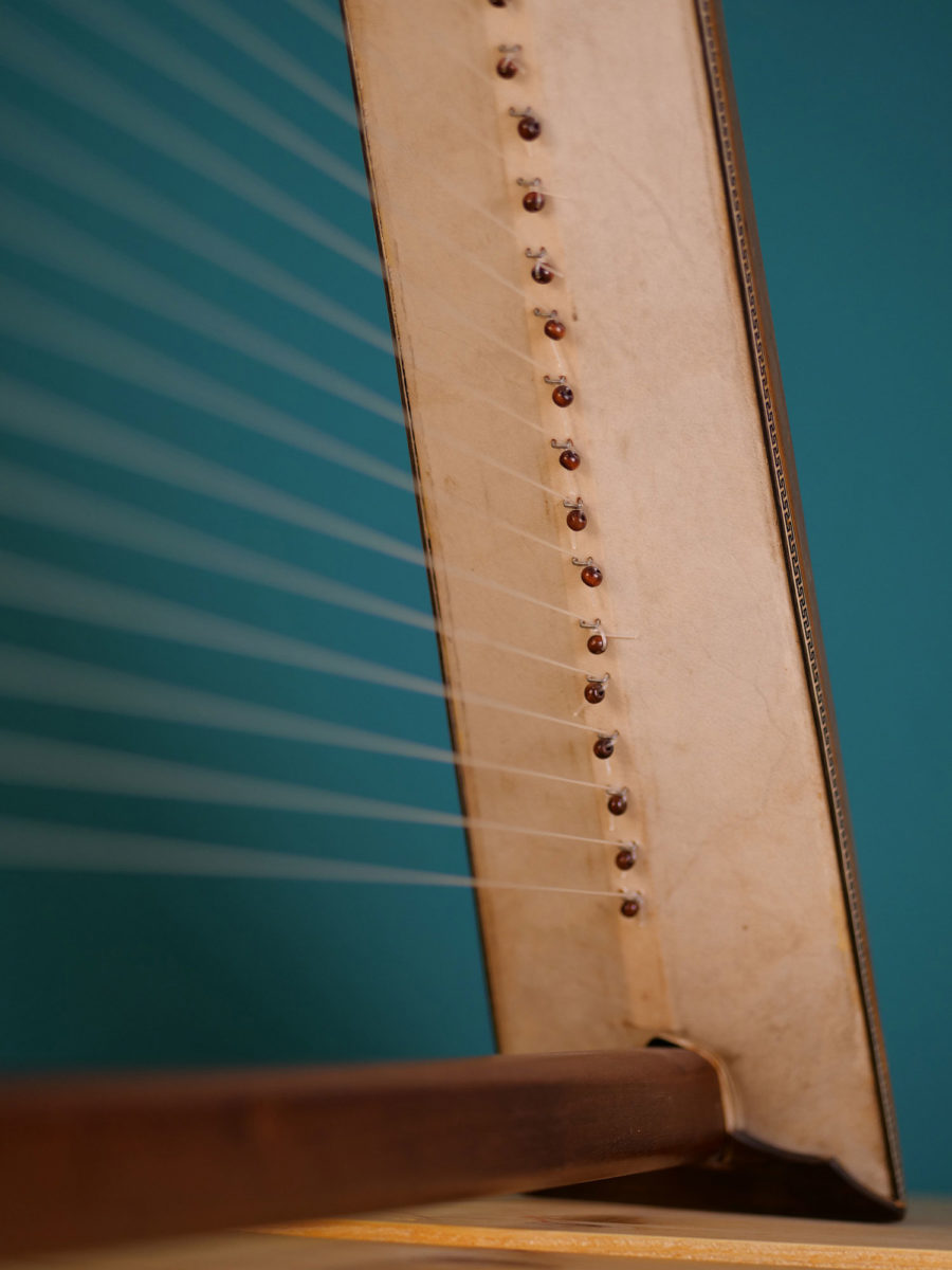 Epigonion Ancient Greek Harp (24 strings) LUTHIEROS