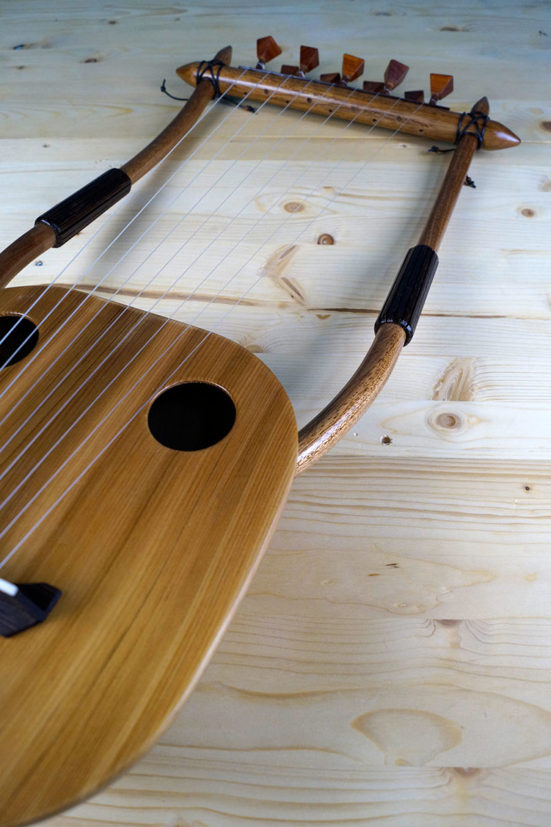 Lyre of Olympus (11 or 13 strings) ancient lyre with cedarwood