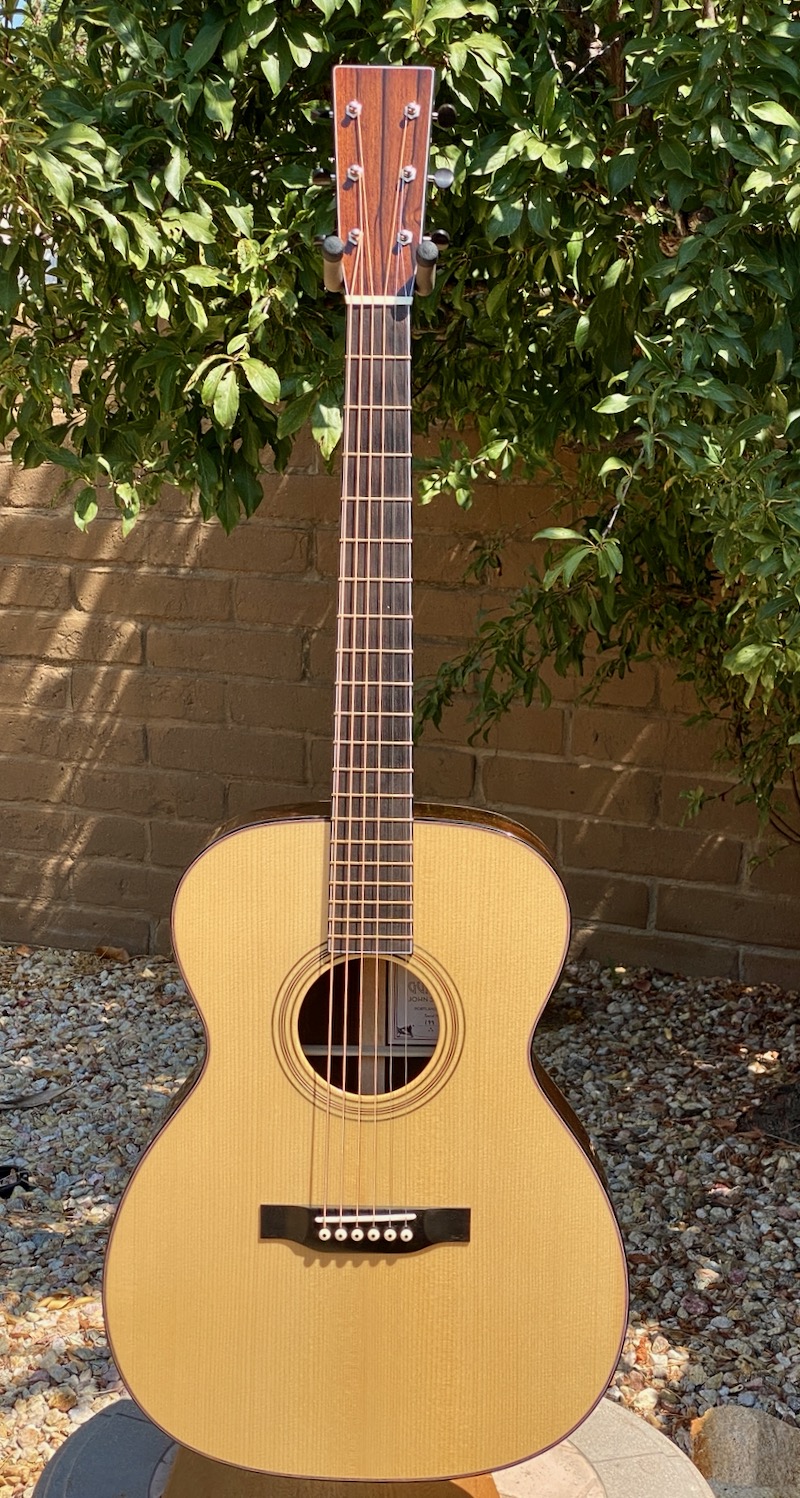 Luthier's Collection custom made and acoustic handmade guitars