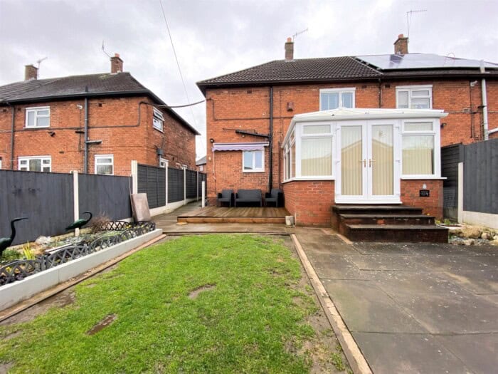 Brewester Rd Bucknall Stoke On Trent ST2 9JN Luv2Sell