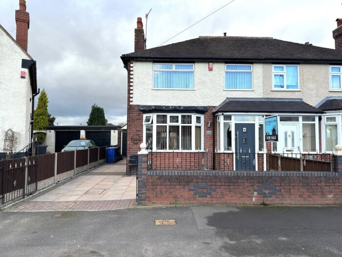 81 Reeves Avenue, Cross Heath, Newcastle Under Lyme, ST5 Luv2Sell