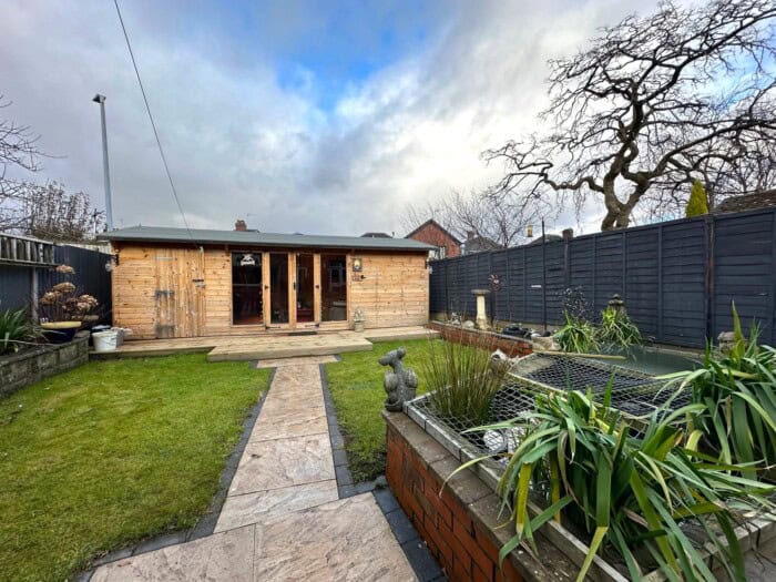 81 Reeves Avenue, Cross Heath, Newcastle Under Lyme, ST5 Luv2Sell