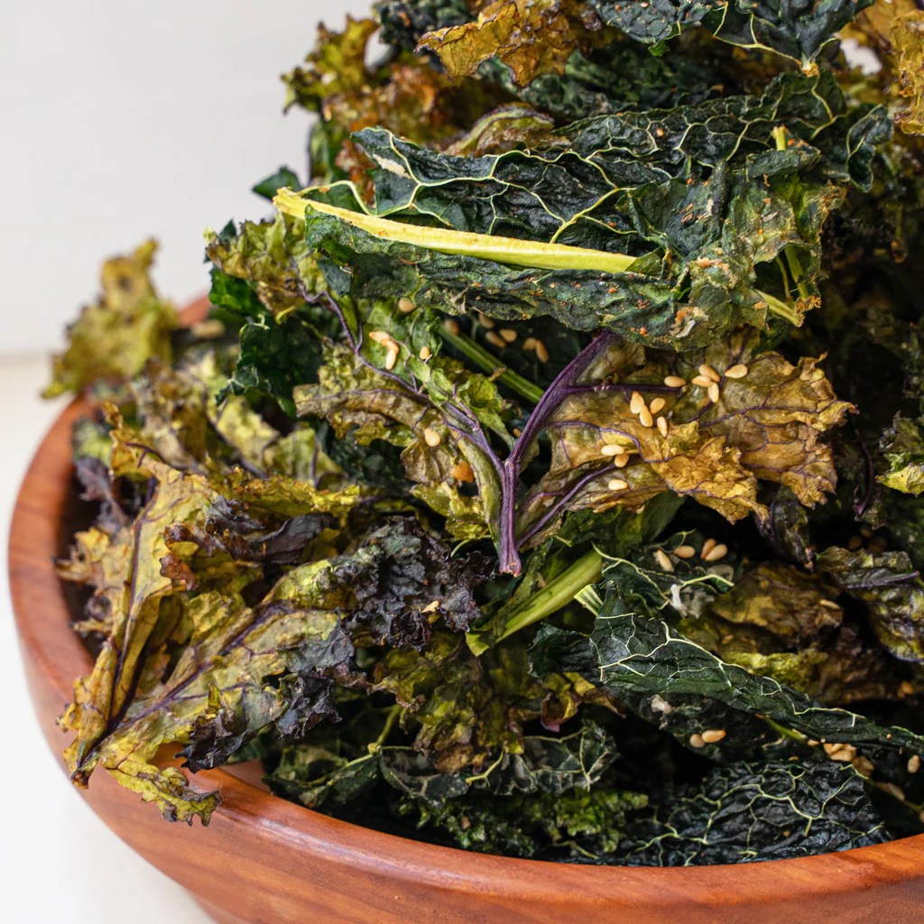 How to make dehydrator crispy kale chips 3 tasty flavours! Luvele CA