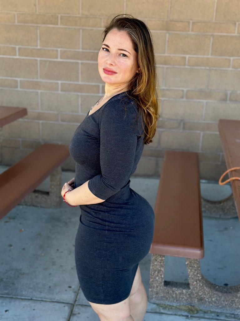 Ana Pessack - @thebumbumqueen OnlyFans Get photos