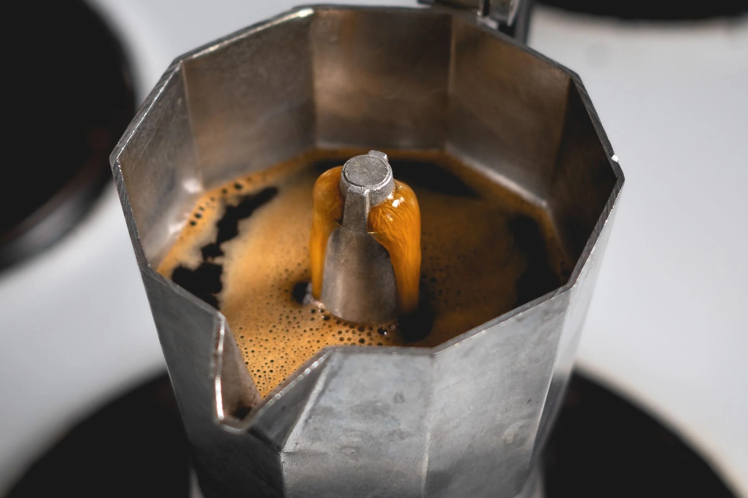 Why Does my Moka Pot Sputter? LuxHaus