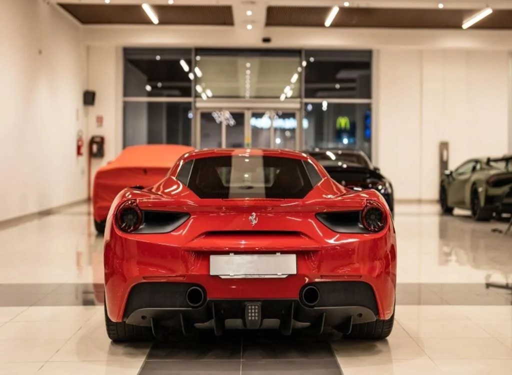 Ferrari 488 Spider Luxe CarentLuxe Carent