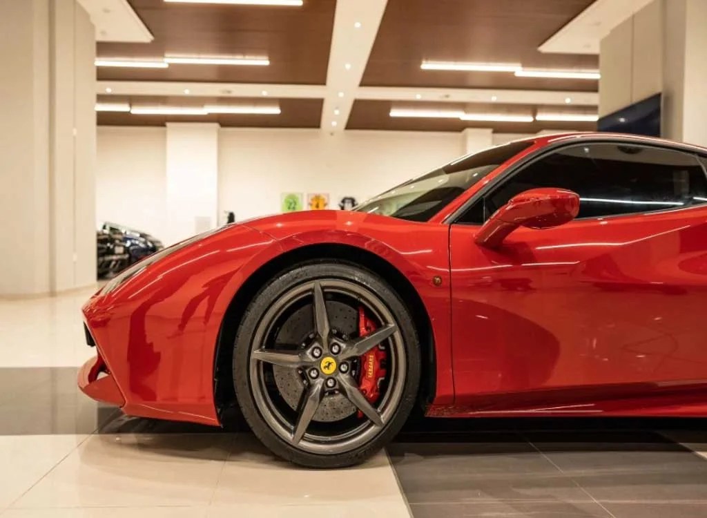 Ferrari 488 Spider Luxe CarentLuxe Carent