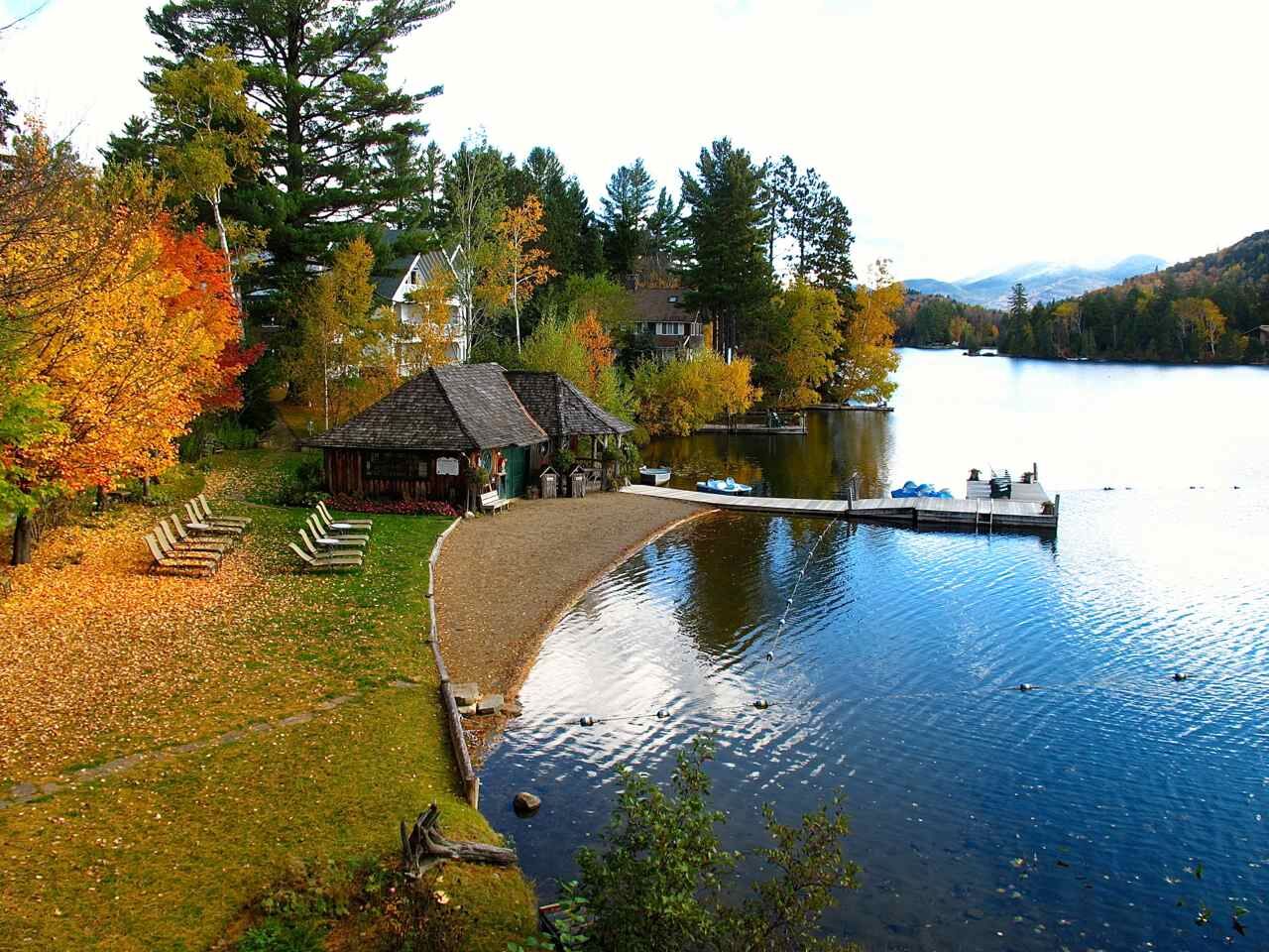 Fall Foliage at Mirror Lake Inn Resort and Spa on Lake Placid Luxe