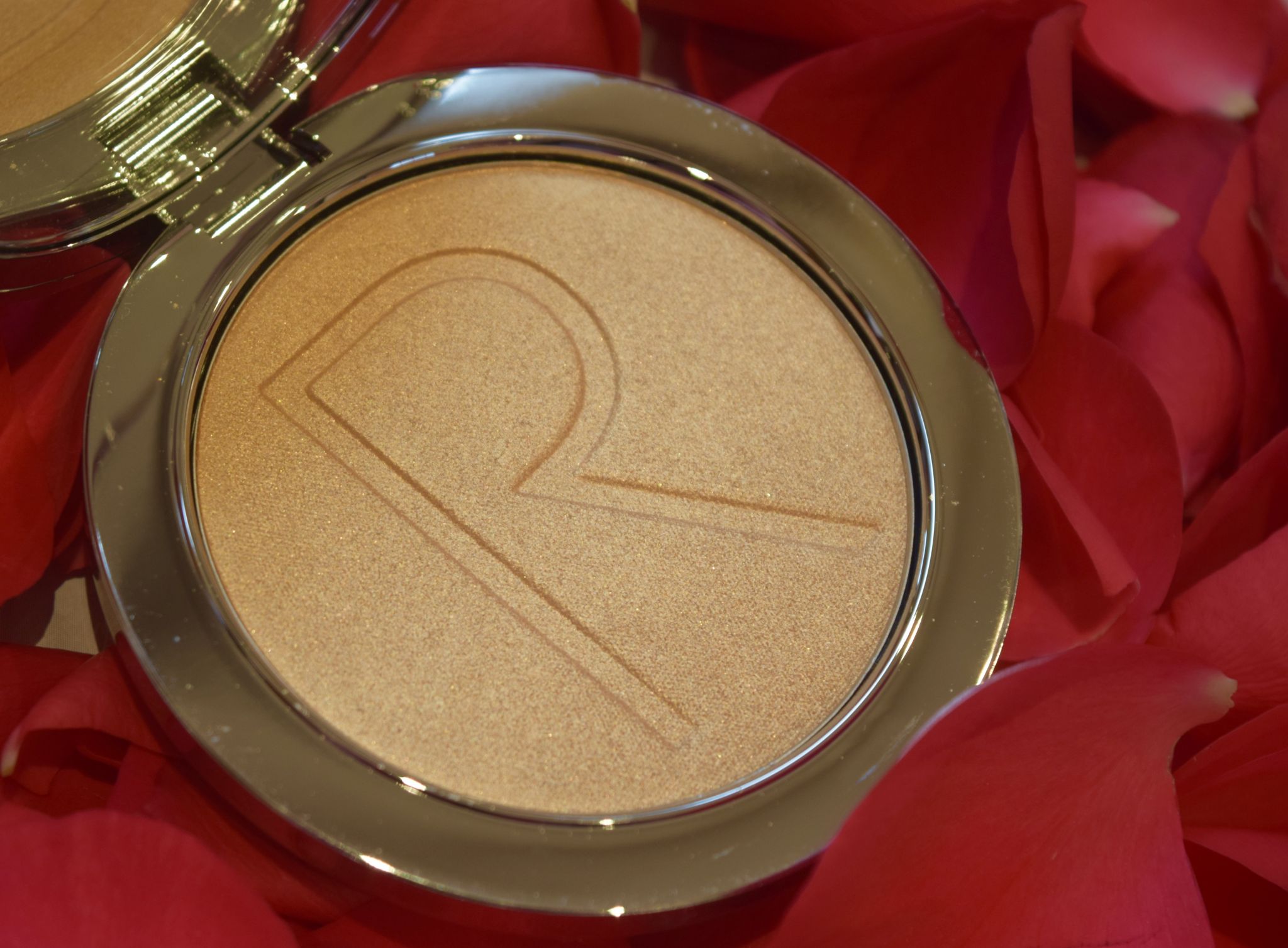 Rodial Instglam Compact Deluxe Highlighting Gold Powder 07* The Luxe List