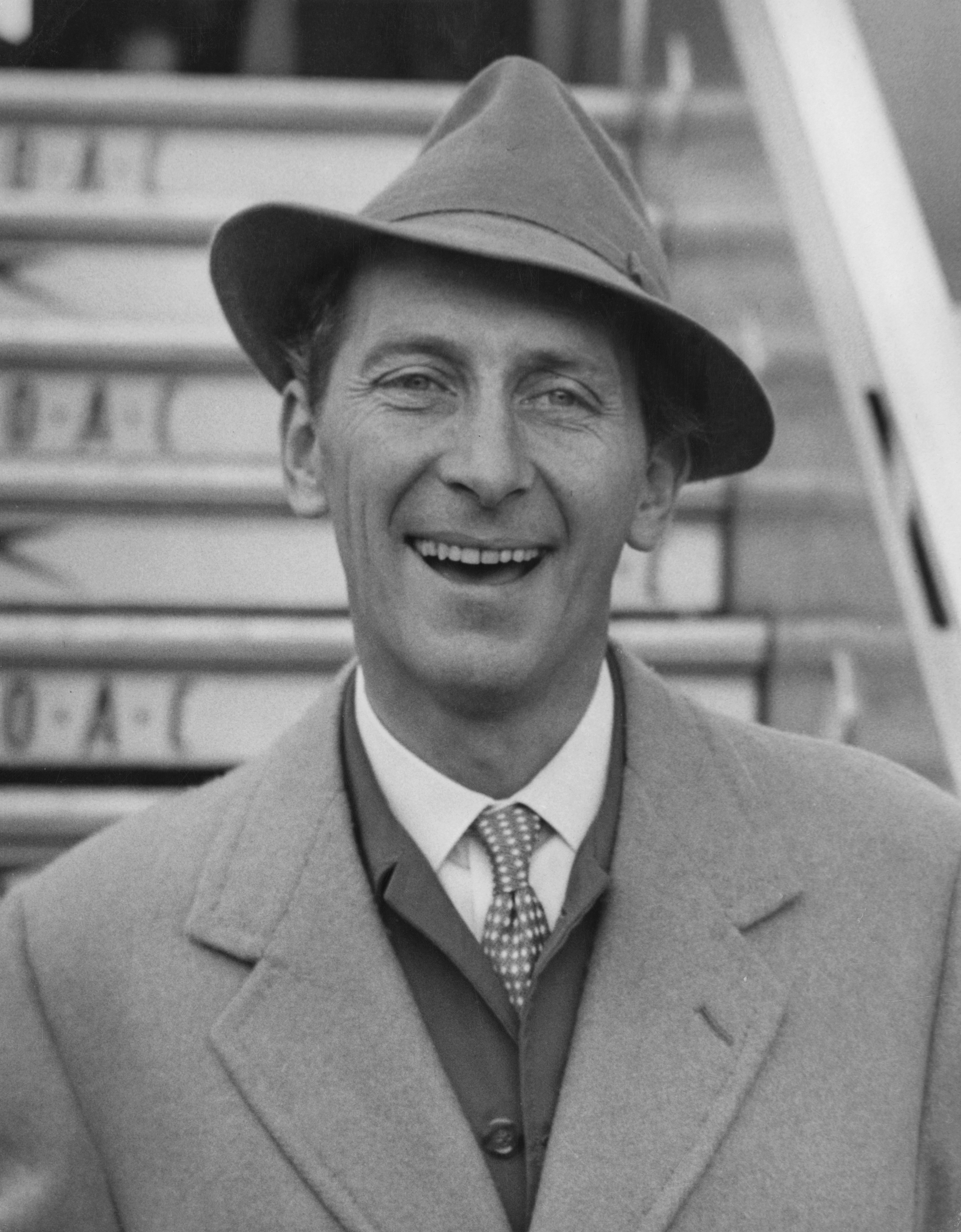 Peter Cushing Net Worth Wiki, Age, Weight and Height, Relationships