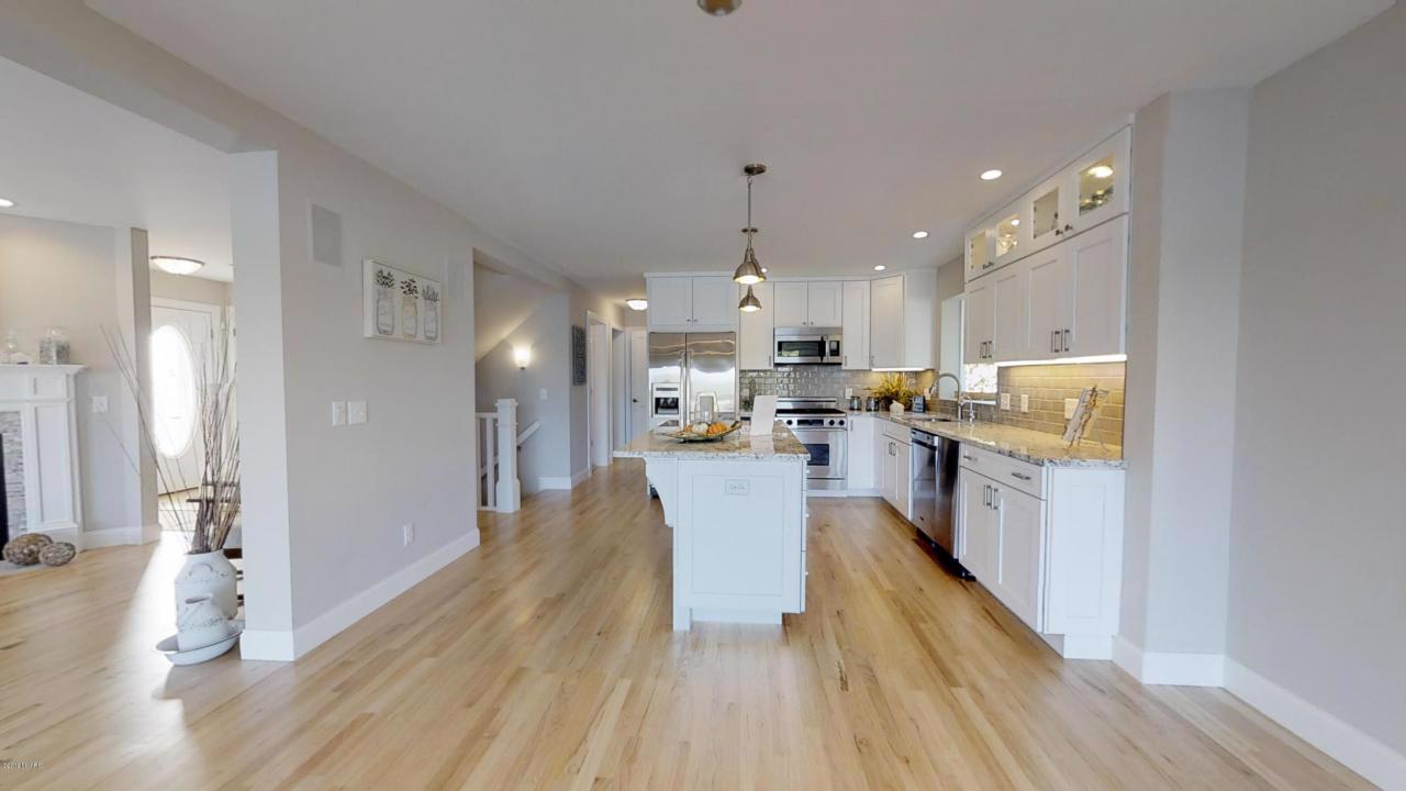 SPECTACULAR MAGICIAN LAKE HOME Michigan Luxury Homes Mansions For